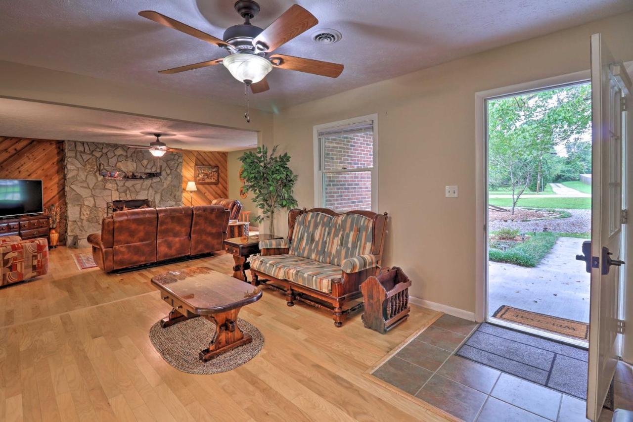Hendersonville Home With Fire Pit 5 Mi To Downtown! Εξωτερικό φωτογραφία