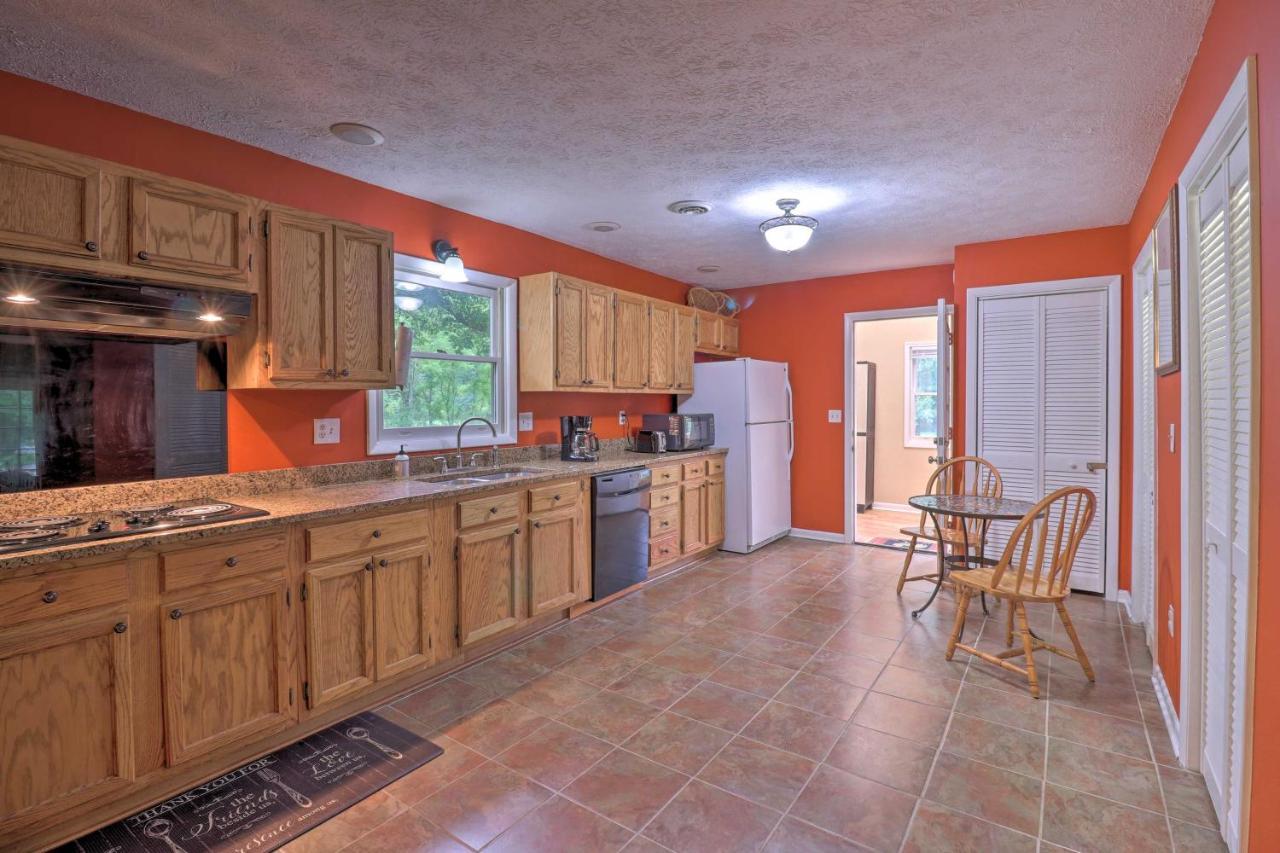 Hendersonville Home With Fire Pit 5 Mi To Downtown! Εξωτερικό φωτογραφία