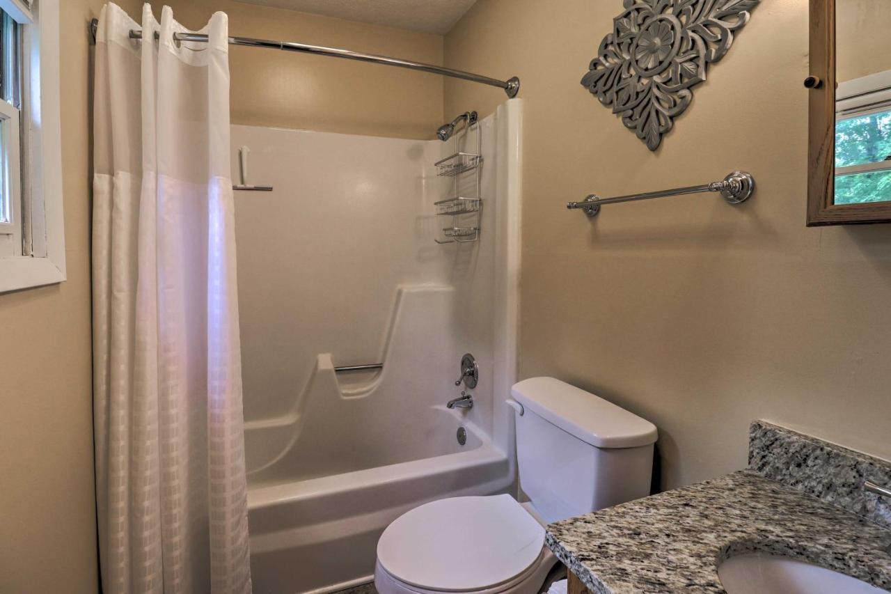 Hendersonville Home With Fire Pit 5 Mi To Downtown! Εξωτερικό φωτογραφία