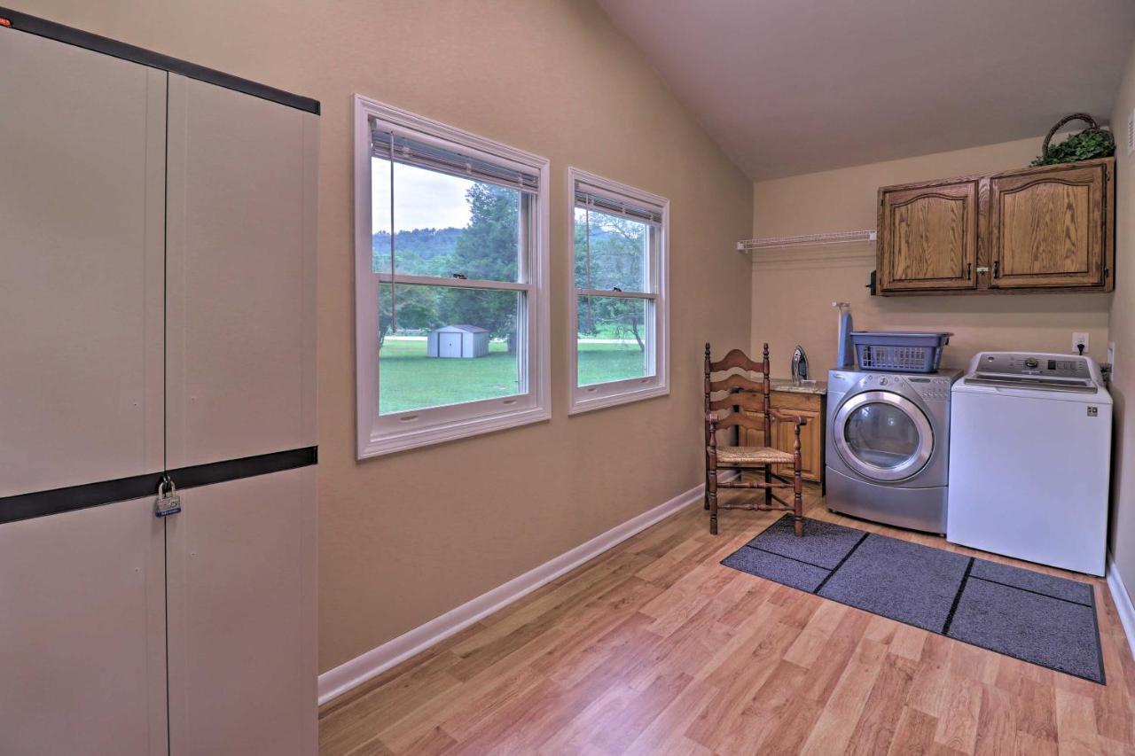 Hendersonville Home With Fire Pit 5 Mi To Downtown! Εξωτερικό φωτογραφία